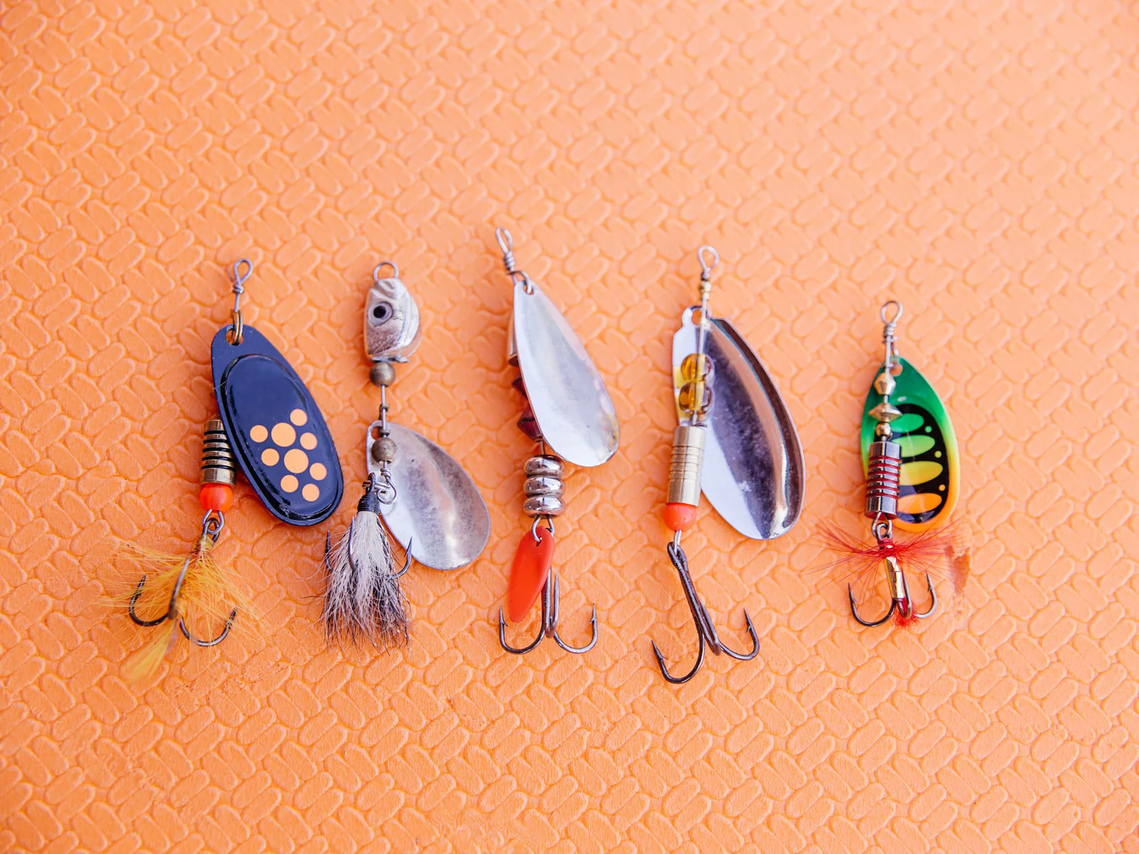 Señuelos para trucha en spinning: minnow, jerkbait y cucharilla